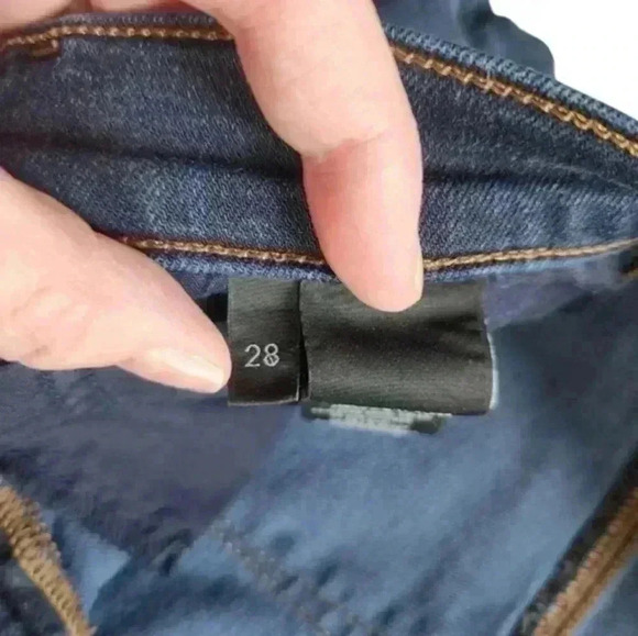 J BRAND 811 Mid-Rise Skinny Jeans Embrace Dark Wash Blue Zip Fly Women's size 28 - Picture 7 of 13